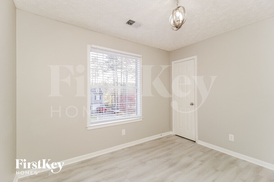 Building Photo - 25 Heartwood Crossing