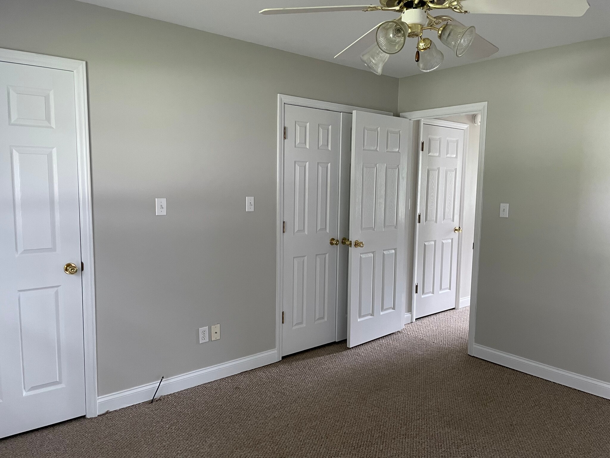 Building Photo - 190 Scarlet Oak Dr.