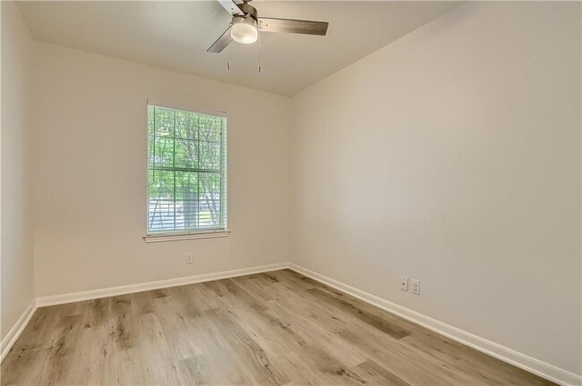 Building Photo - 102 Osage Ct