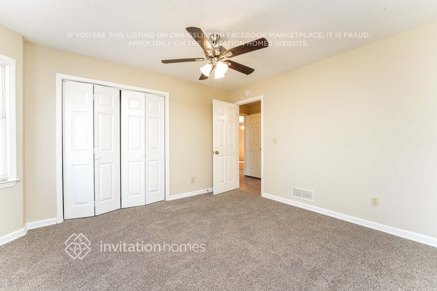 Building Photo - 2440 Sherrie Ln SW