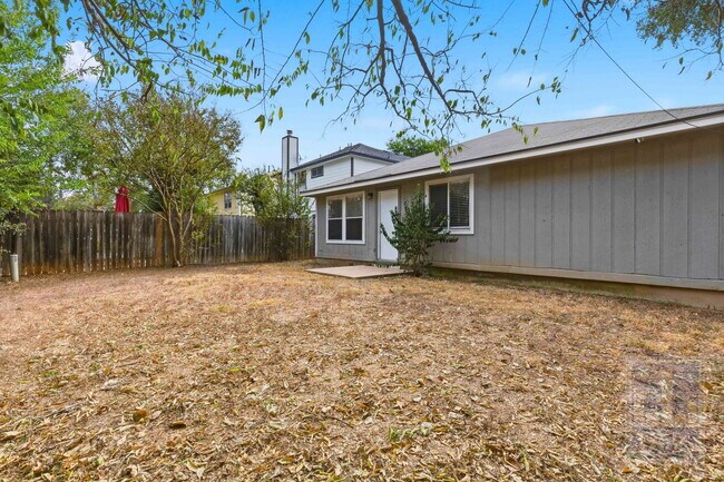 Building Photo - 1612 Sylvia Ln