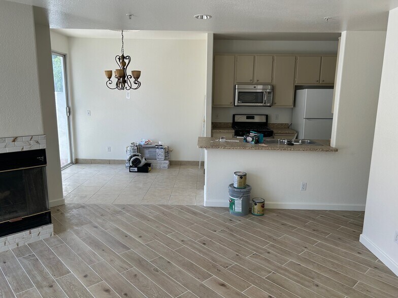 Building Photo - 13133 Le Parc