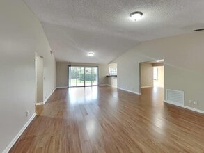 Building Photo - 5830 NW 40th Ln