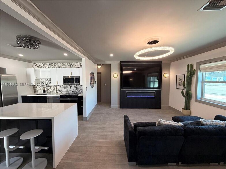 Building Photo - 1532 N Andrews Ave