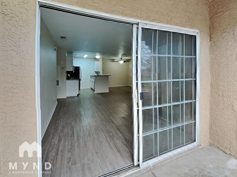 Building Photo - 2200 S Fort Apache Rd