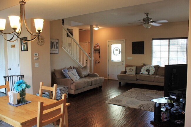 Building Photo - 10757 Deer Meadow Cir