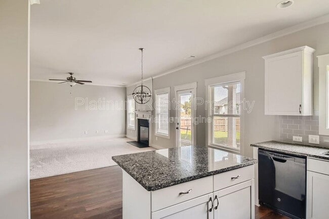 Building Photo - 244 Stonecreek Bnd