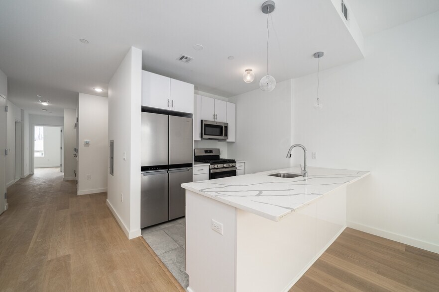 Building Photo - 417 Jackson St