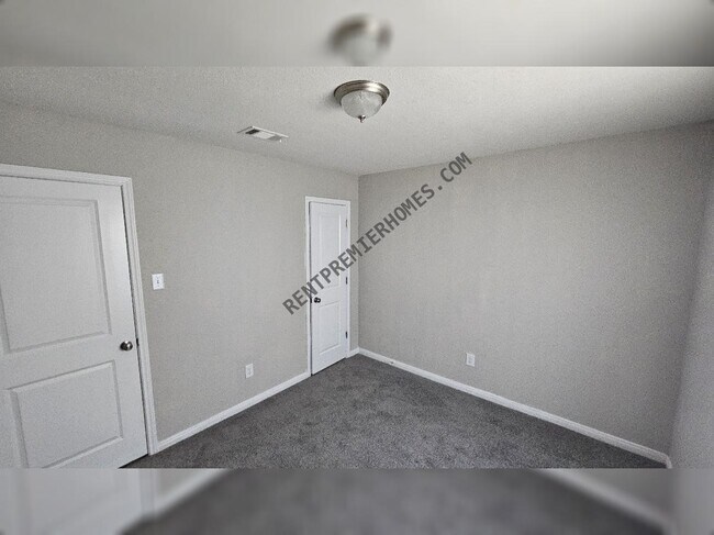 Building Photo - 15524 Briar Forest Dr