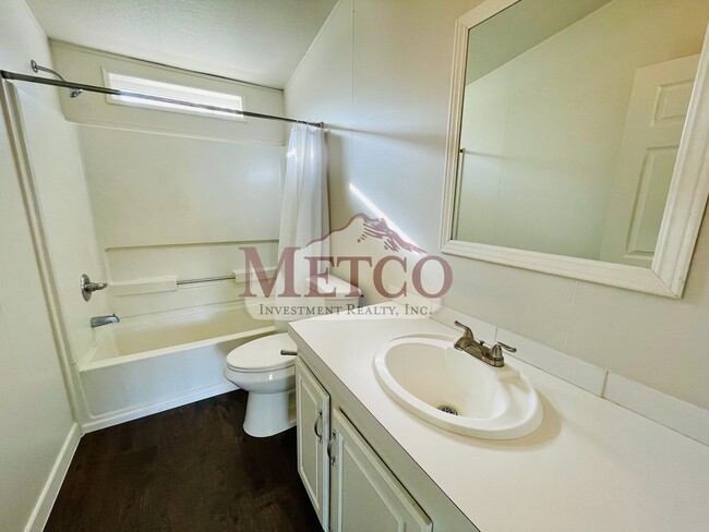 Building Photo - AVAILABLE NOW 3 Bedroom Manufactured Home ...