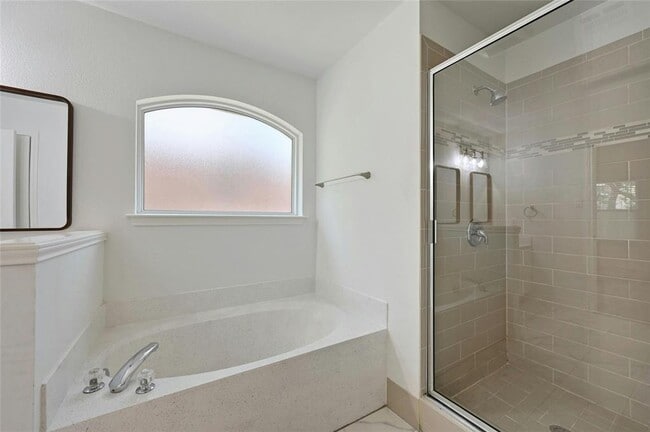 Building Photo - 5703 Marchmont Ln