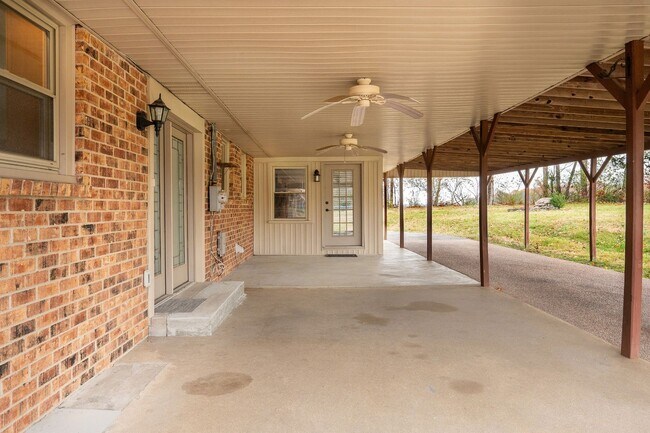 Building Photo - Updated All Brick One-Level