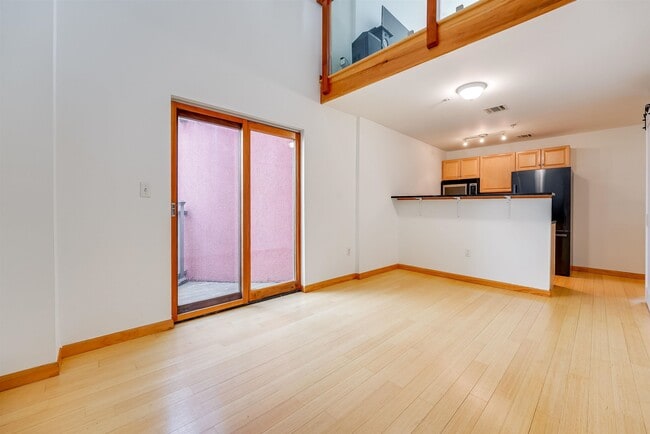 Building Photo - 416 63rd St
