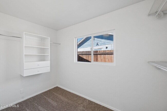 Building Photo - 7 S Catalina St