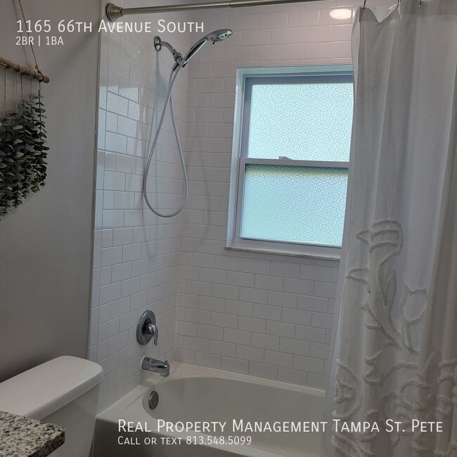 Building Photo - OUTSTANDING ST PETERSBURG POOL HOME AVAILA...
