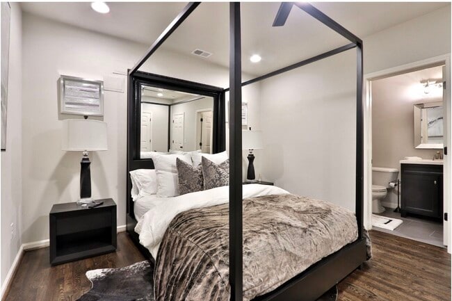 Building Photo - 4379 Strand Dr