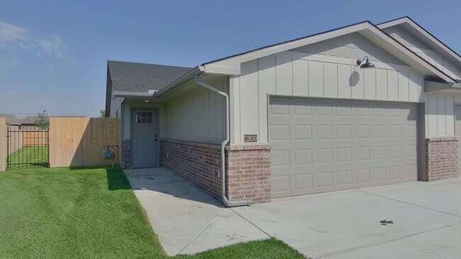 Primary Photo - 12830 W Cowboy St