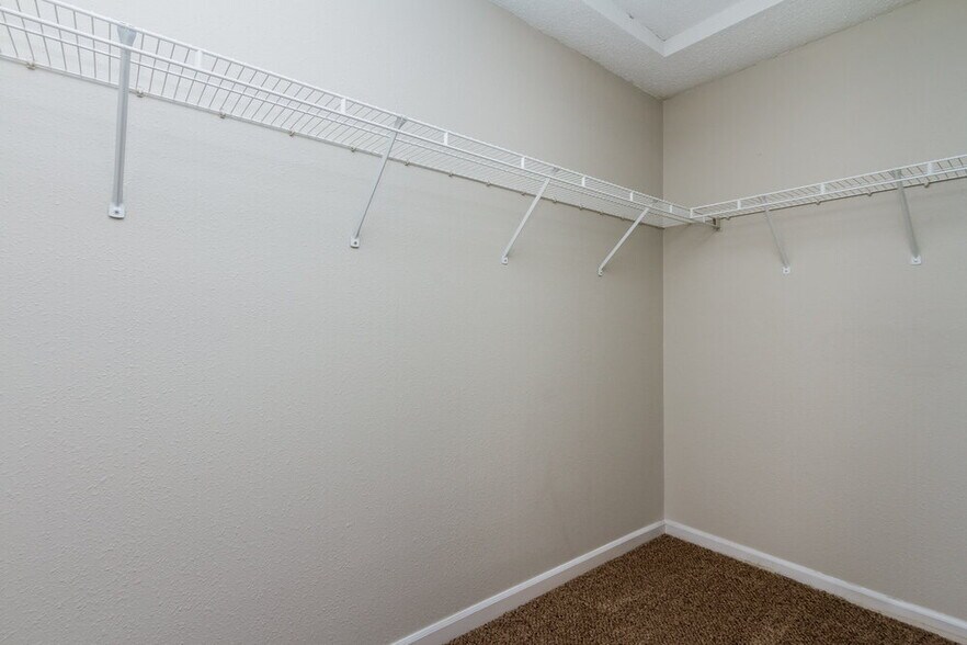 Building Photo - 15469 Fawn Meadow Dr