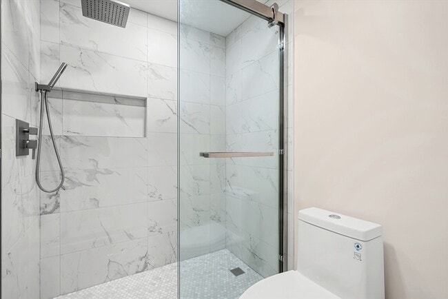 Building Photo - 4 Jericho Rd