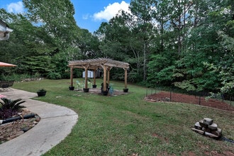 Building Photo - 405 Whispering Ln