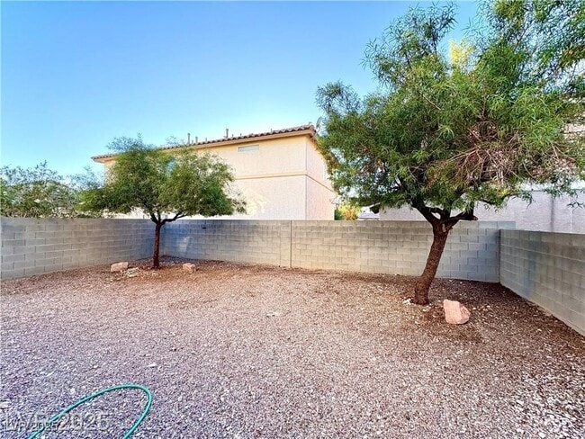 Building Photo - 7279 Twin Maples Ct