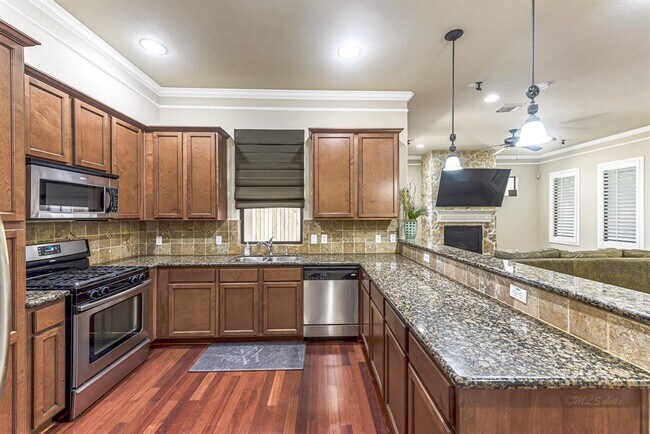 Building Photo - 11022 Robin Hood Ct