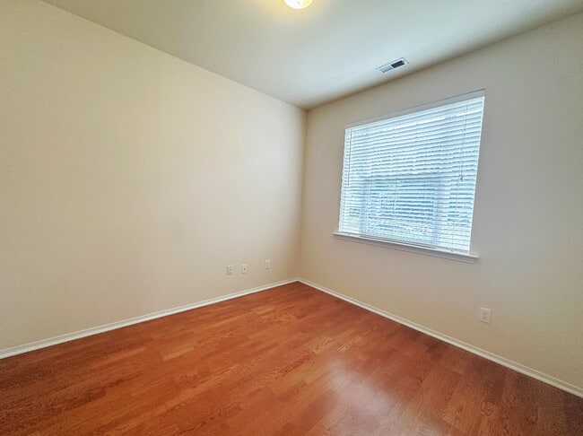 Building Photo - 208 Founders Walk Dr