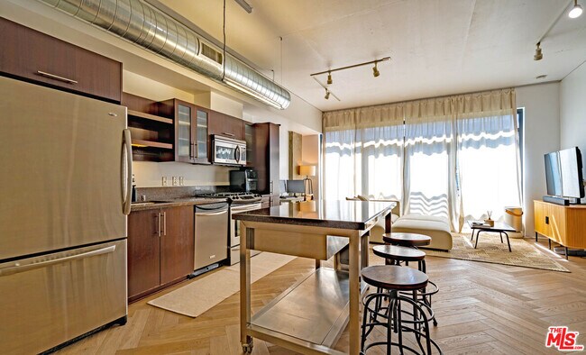 Building Photo - 1111 S Grand Ave