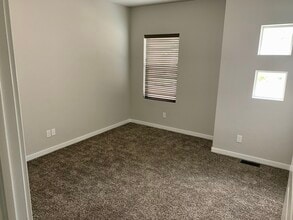 Building Photo - 6461 Vistancia Ave