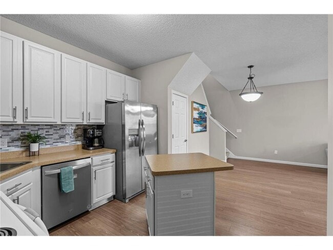 Building Photo - 2504 Country View Dr