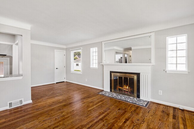 Building Photo - 2087 Allard Ave