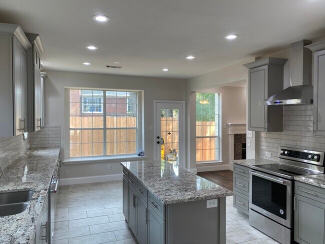 Building Photo - 306 Rivercove Dr