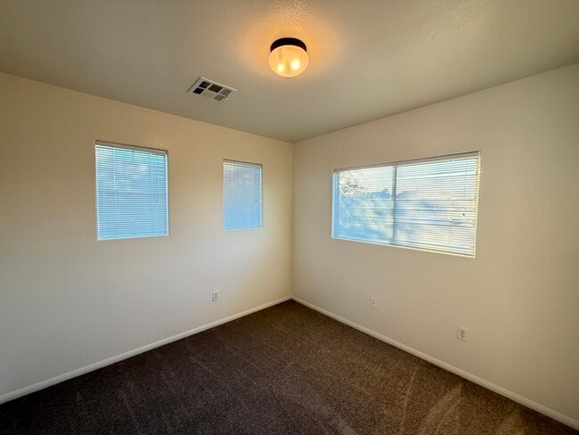 Building Photo - First Show: The first open showing is on 12/17 at 4PM. Please be prompt. We will be processing an...