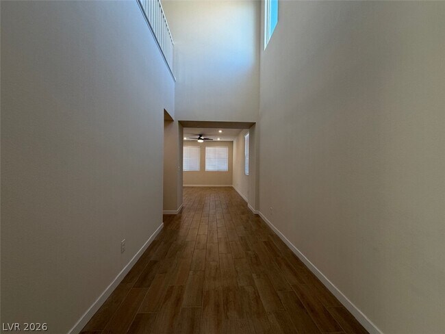 Building Photo - 227 Jaldena Ln