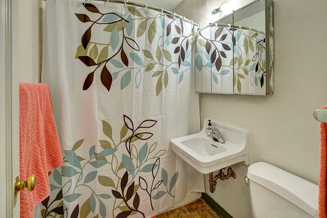 Mendenhall Tower Apartments - Bathroom - Mendenhall Tower