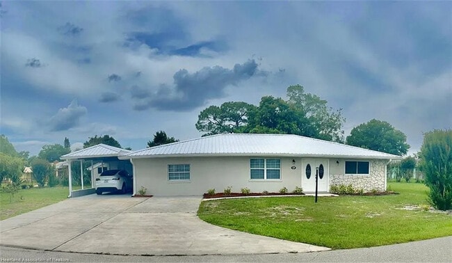 Building Photo - 1409 Palm Way