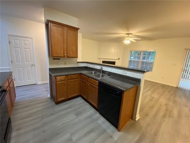 Building Photo - 397 Creek Manor Way