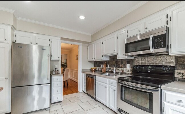 Building Photo - 6813 Indian Run Ct