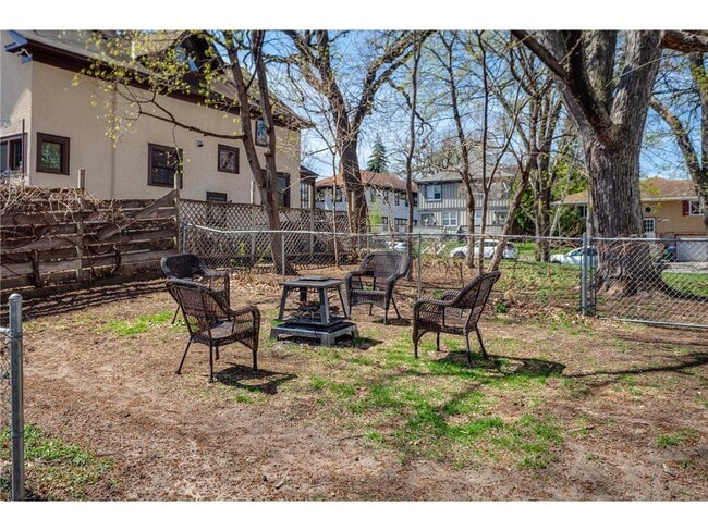 Building Photo - 3521 Girard Ave S