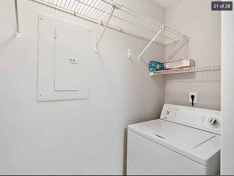 Washer/dryer unit located in kitchen - 515 Granville Ct