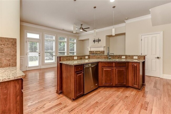 Building Photo - 10424 Park Walk Point