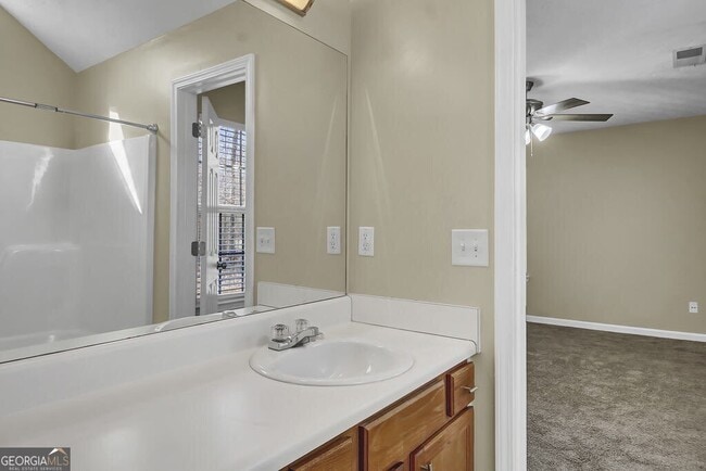 Building Photo - 40 Elisabeth Way