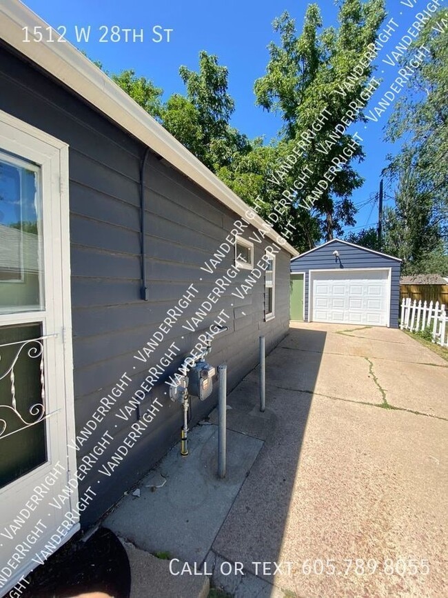 Building Photo - 1512 W 28th St