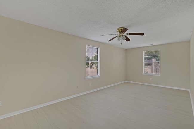 Building Photo - 18 Lundy Ln