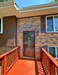 Building Photo - Gorgeous four bedroom home!!