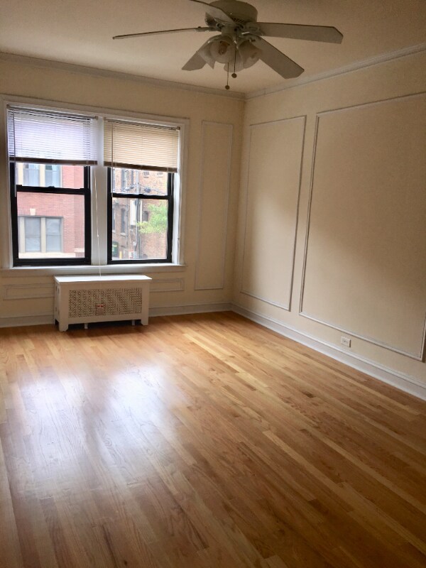 Building Photo - 2351 W Wilson Ave
