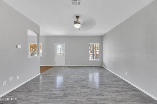 Building Photo - 14378 N Cave Dr
