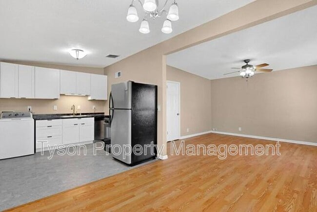 Building Photo - 5932 Avenida La Barranca NW