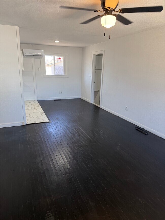 Building Photo - 1825 G St NW