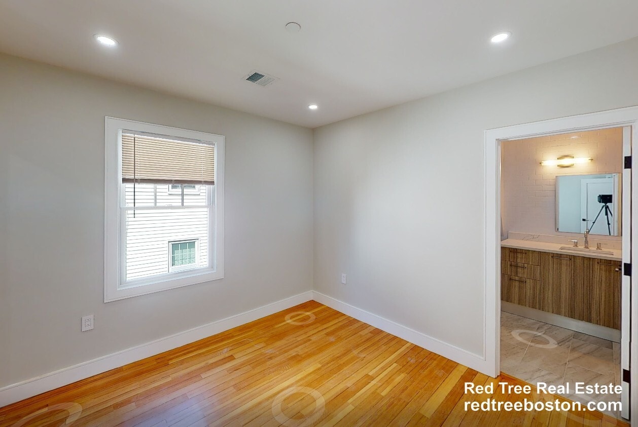 Unit 3 - 93 Williston Rd